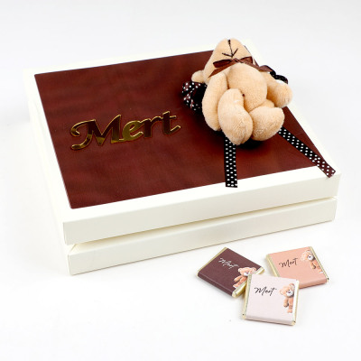 3 Renk İsimli Dekorlu Bebek Madlen Çikolatası Pleksi Krem Kutu - 4