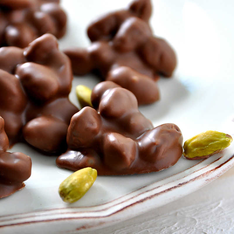 Antep Fıstıklı Roş Sütlü Çikolata 360g Hacı Şerif