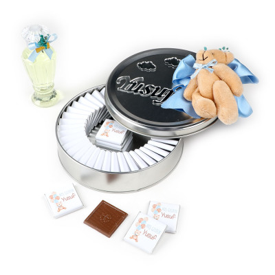 Ayıcık Figürlü Erkek Bebek Çikolatası (Metal Yuvarlak Kutu) 70 Adet Madlen+Kolonya Hediyeli - Hacı Şerif