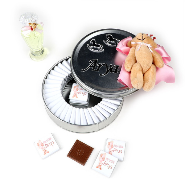 Ayıcık Figürlü Kız Bebek Çikolatası (Metal Yuvarlak Kutu) 70 Adet Madlen+Kolonya Hediyeli - 3