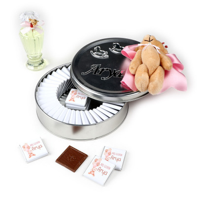 Ayıcık Figürlü Kız Bebek Çikolatası (Metal Yuvarlak Kutu) 70 Adet Madlen+Kolonya+Afiş - 3