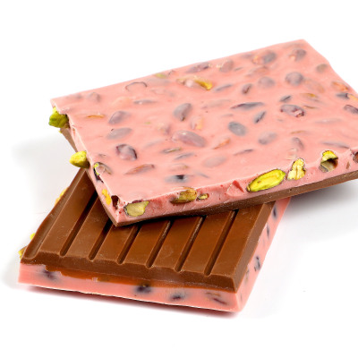 Bayramyeri Kırık Çilekli Antep Fıstıklı Çikolata 300g - Hacı Şerif