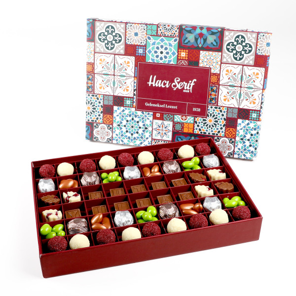 Doğum Günü Hediyesi (Mutlu Yıllar) Motif Desenli Büyük Kutuda Lezzet Şöleni - 1