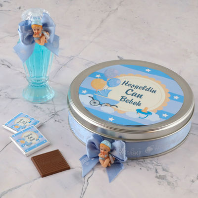 Etiket Baskılı Biblolu Erkek Bebek Çikolatası (Metal Yuvarlak Kutu) 50 Adet Madlen Çikolata +Gül Suyu Hediyeli - 15