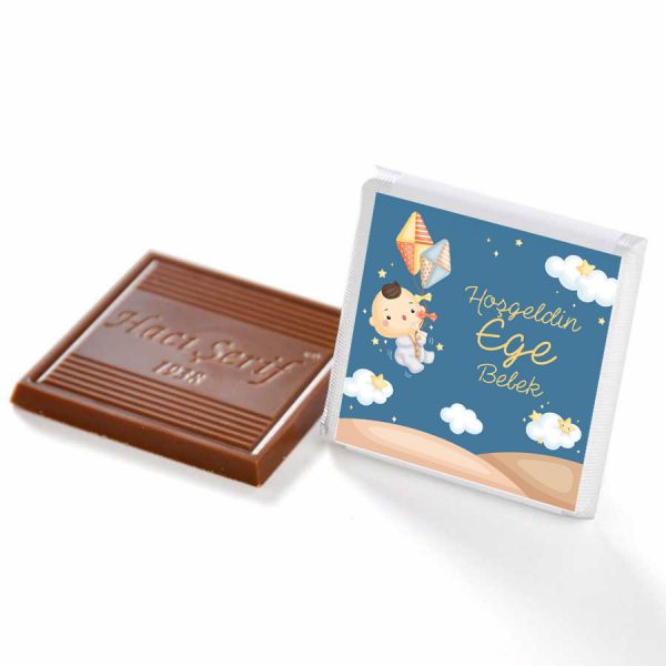 Etiket Baskılı Biblolu Erkek Bebek Çikolatası (Metal Yuvarlak Kutu) 50 Adet Madlen Çikolata +Gül Suyu Hediyeli - 11