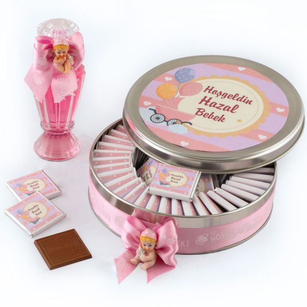 Etiket Baskılı Biblolu Kız Bebek Çikolatası (Metal Yuvarlak Kutu) 50 Adet Madlen Çikolata +Gül Suyu Hediyeli - 12