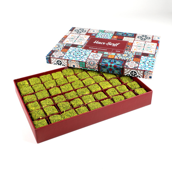 İçi Dışı Antep Fıstıklı Çikolatalı Bohça Lokum (Motif Desenli Kutu) 750g - 1