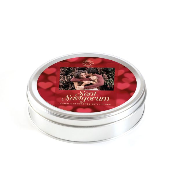 Kendi Fotoğrafınızla Sevgililer Günü Hediyesi Çifte Kavrulmuş Lokum (Metal Yuvarlak Kutu) 300g - 2