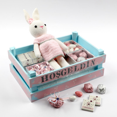 Kız Bebek Çikolatası Oyuncaklı Hediye Kutusu - Hacı Şerif