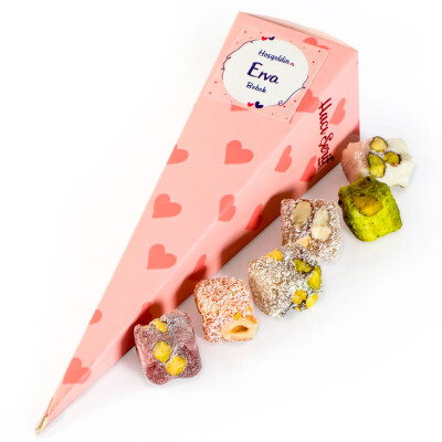 ​Pembe Büyük Külah Çifte Kavrulmuş Lokum (Kalp Desenli) - Hacı Şerif