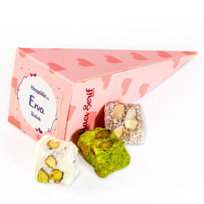 Pembe Küçük Külah Çifte Kavrulmuş Lokum (Kalp Desenli) - Hacı Şerif