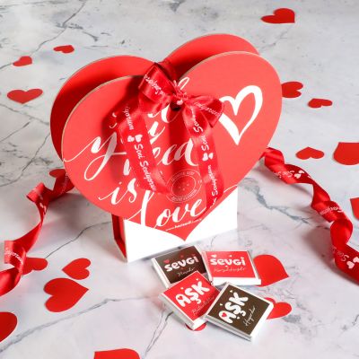 Sevgiliye Hediye 24 Madlen Çikolata Kalp Kutulu