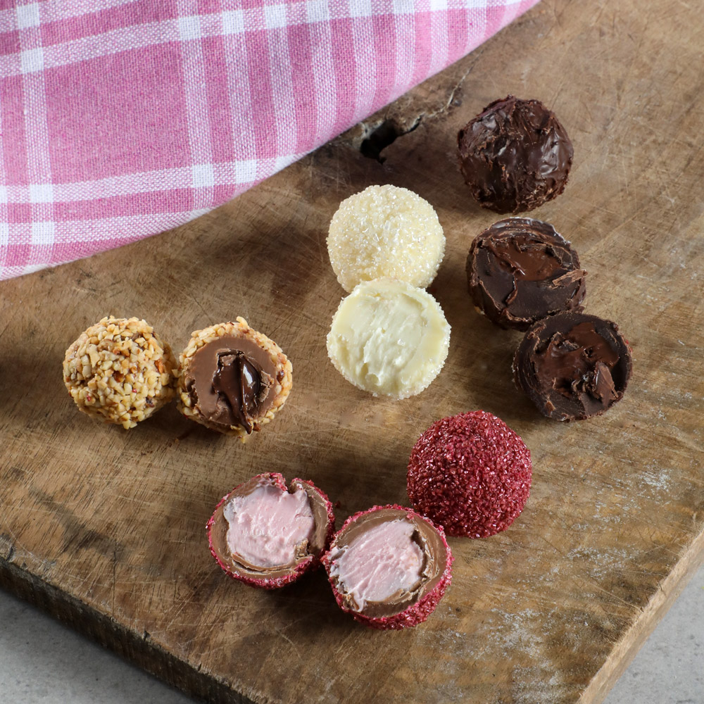 Sevgiliye İsimli Hediye Karışık Special Truffle Çikolata (Metal Kutu) - 3