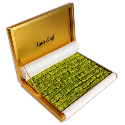 Yeşil Antep Fıstıklı Çifte Kavrulmuş Lokum Gold Kutu (1100g) - Hacı Şerif