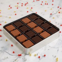 Yılbaşı Hediyesi 64 Adet Madlen Çikolata (Metal Kutu) Kırmızı - 2