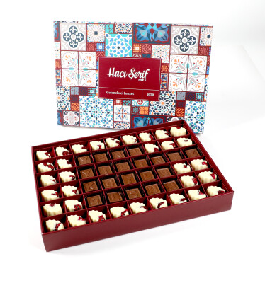 Yılbaşı Hediyesi (Yeni Yılınız Kutlu Olsun) Motif Desenli Büyük Kutuda Special ve Harf Çikolata - 1